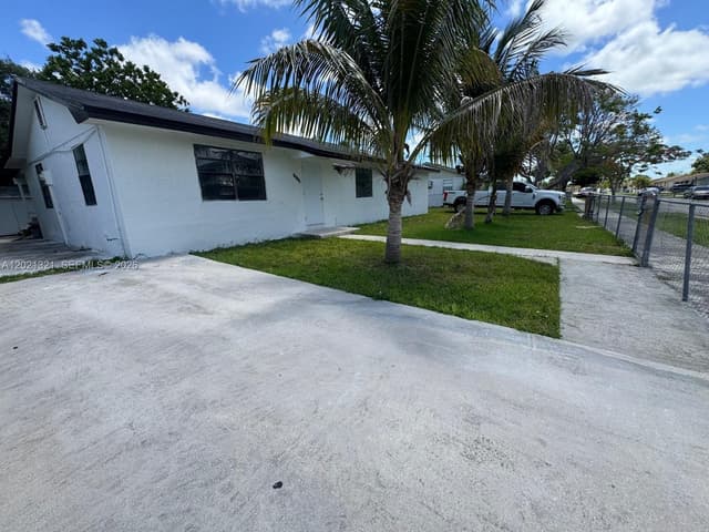15023 SW 302nd Ter, Homestead FL 33033 - Homestead, FL - Photo 4