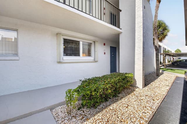 2935 SW 22nd Avenue # 108, Delray Beach FL 33445 - Delray Beach, FL - Photo 2