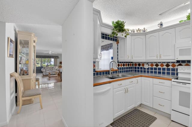 2935 SW 22nd Avenue # 108, Delray Beach FL 33445 - Delray Beach, FL - Photo 5