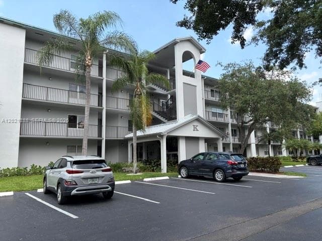 1300 SW 125th Ave # 308K, Pembroke Pines FL 33027 - Pembroke Pines, FL - Photo 1
