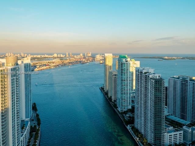 200 Biscayne Boulevard Way # 5004, Miami FL 33131 - Miami, FL - Photo 2