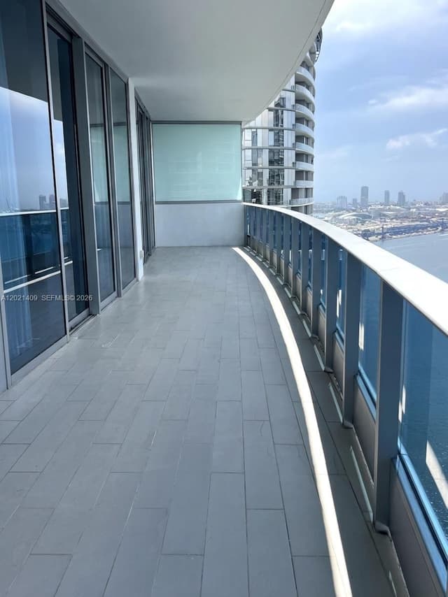 200 Biscayne Boulevard Way # 5004, Miami FL 33131 - Miami, FL - Photo 4