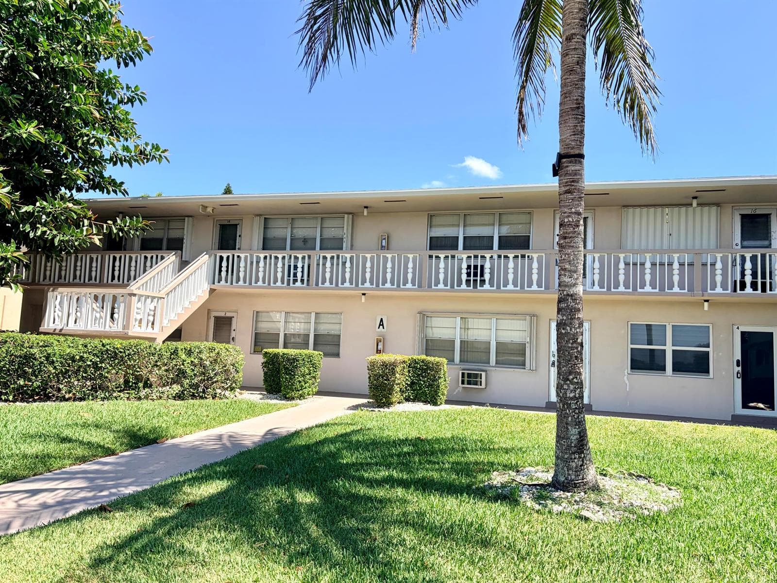 14 Easthampton A, West Palm Beach FL 33417 - West Palm Beach, FL - Photo 1