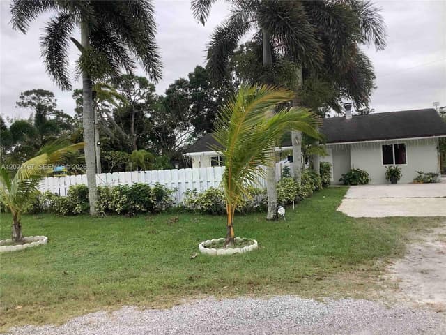 10646 Barn Rd, Lake Worth FL 33449 - Lake Worth, FL - Photo 4