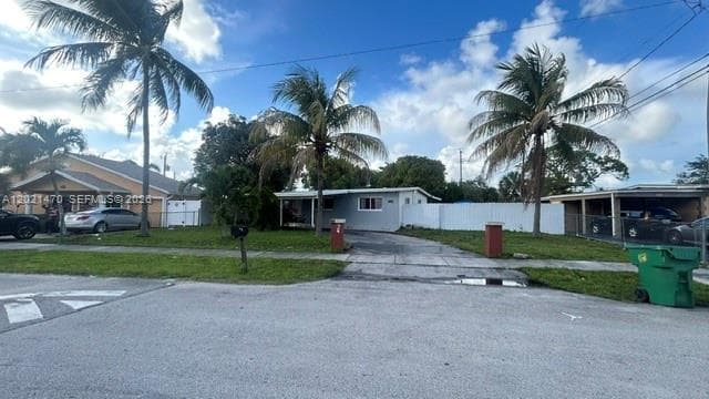 3235 NW 2nd St, Lauderhill FL 33311
