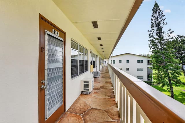 415 Mansfield # J, Boca Raton FL 33434 - Boca Raton, FL - Photo 2