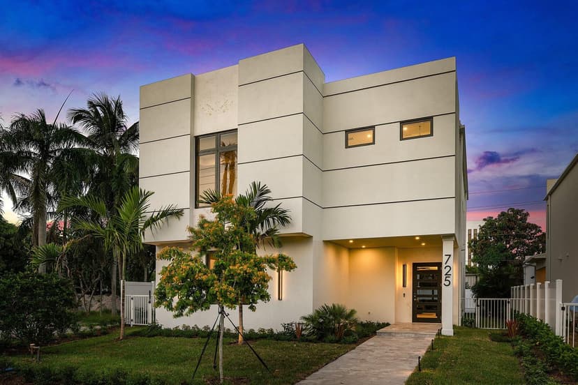 725 SE 4th Avenue, Delray Beach FL 33483