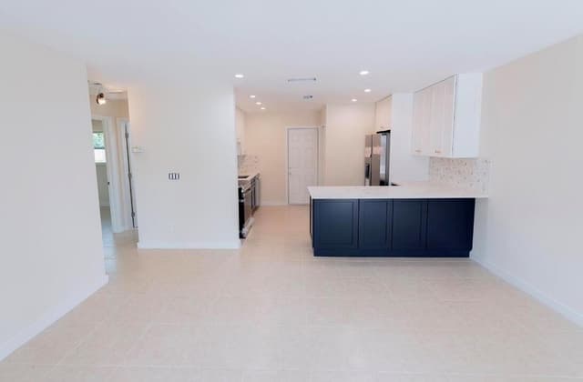 1867 Windsor Drive, North Palm Beach FL 33408 - North Palm Beach, FL - Photo 3
