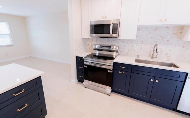 1867 Windsor Drive, North Palm Beach FL 33408 - North Palm Beach, FL - Photo 5