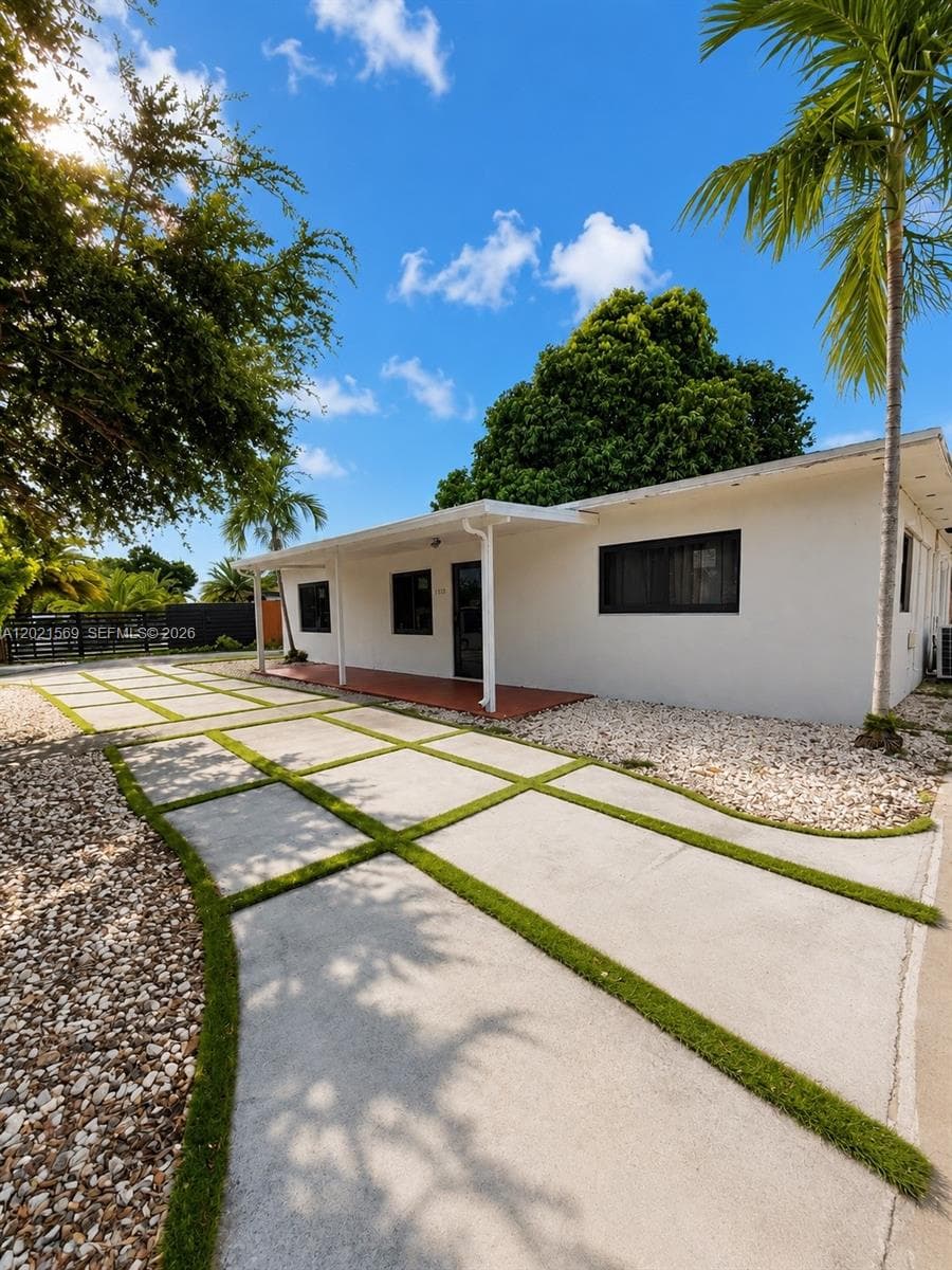 1120 E 6th Ct, Hialeah FL 33010 - Hialeah, FL - Photo 1