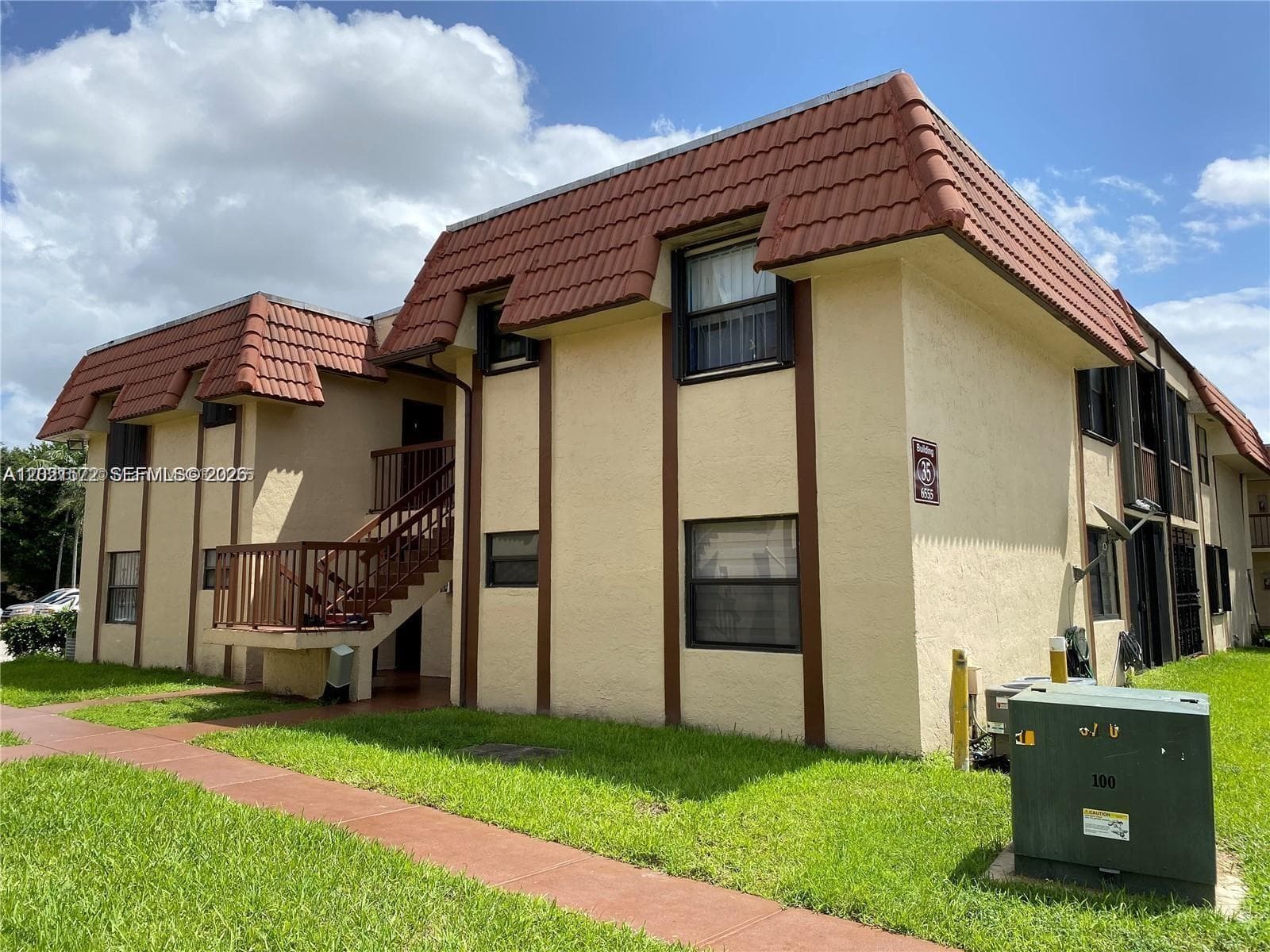 2715 W 66th St # 21, Hialeah FL 33016