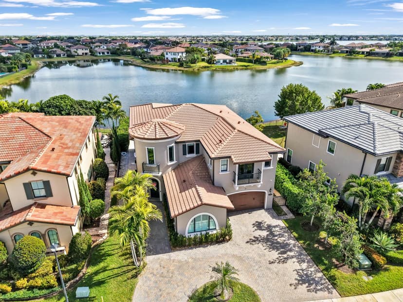 9040 W Watercrest Cir Circle W, Parkland FL 33076
