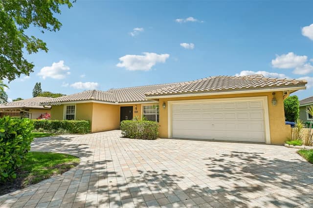 483 NW 107th Ave, Coral Springs FL 33071 - Coral Springs, FL - Photo 2