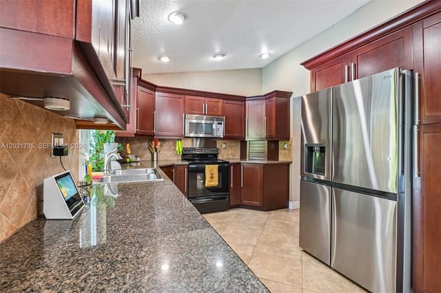 483 NW 107th Ave, Coral Springs FL 33071 - Coral Springs, FL - Photo 6