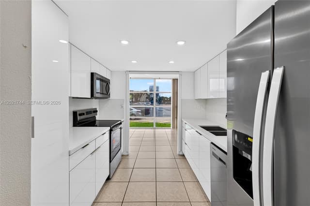 2000 Atlantic Shores Blvd # 120, Hallandale Beach FL 33009 - Hallandale Beach, FL - Photo 2