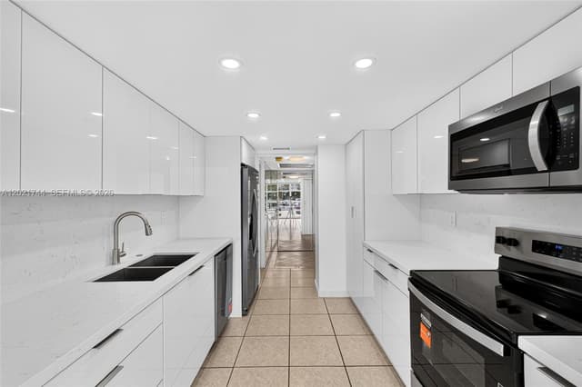 2000 Atlantic Shores Blvd # 120, Hallandale Beach FL 33009 - Hallandale Beach, FL - Photo 3