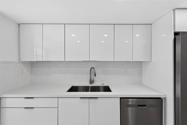 2000 Atlantic Shores Blvd # 120, Hallandale Beach FL 33009 - Hallandale Beach, FL - Photo 4