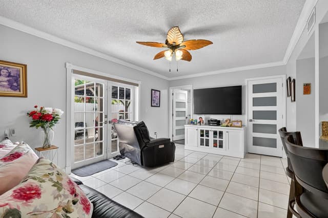7101 W 24th Avenue # 45, Hialeah FL 33016 - Hialeah, FL - Photo 4