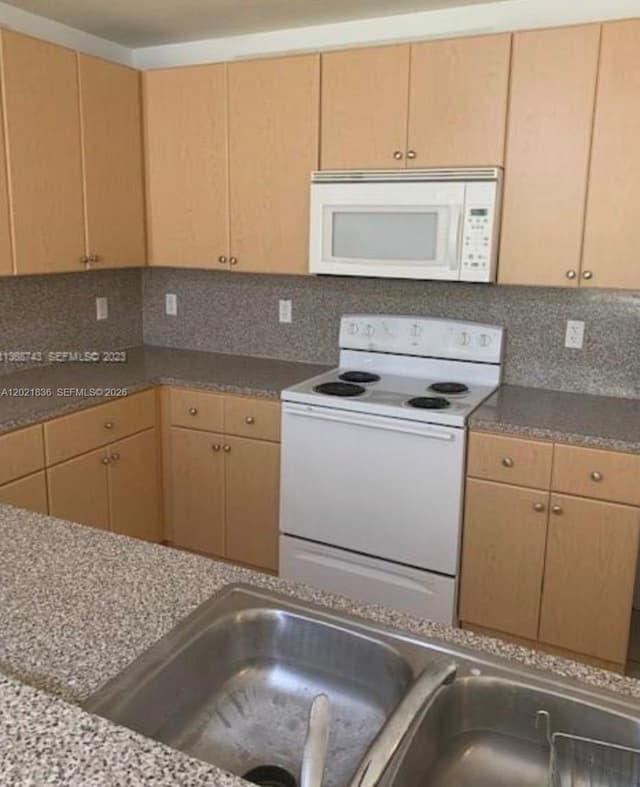 22631 SW 88th Pl # 18, Cutler Bay FL 33190 - Cutler Bay, FL - Photo 3