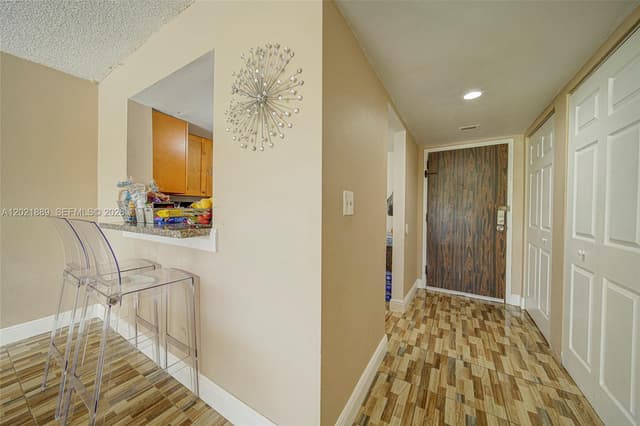 494 NW 165th St Rd # 205, Miami FL 33169 - Miami, FL - Photo 7