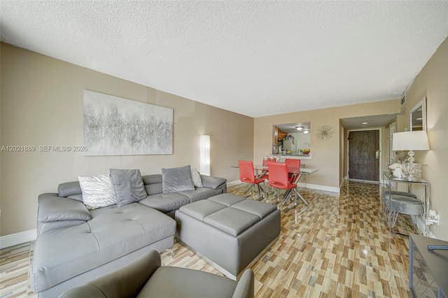 494 NW 165th St Rd # 205, Miami FL 33169 - Miami, FL - Photo 5