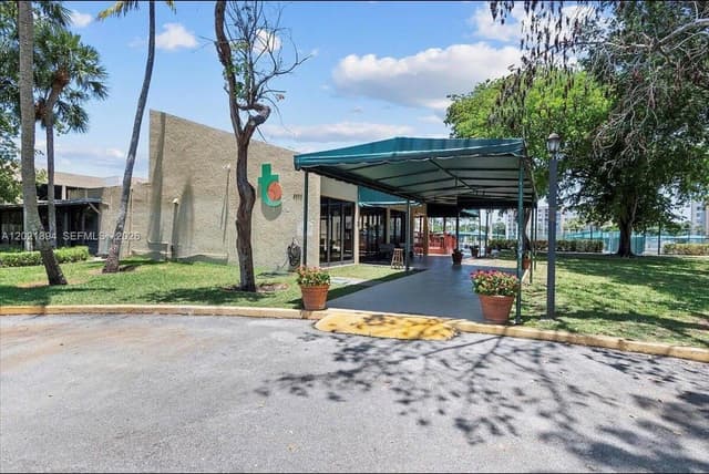 2786 Tennis Club Dr # 302, West Palm Beach FL 33417 - West Palm Beach, FL - Photo 7