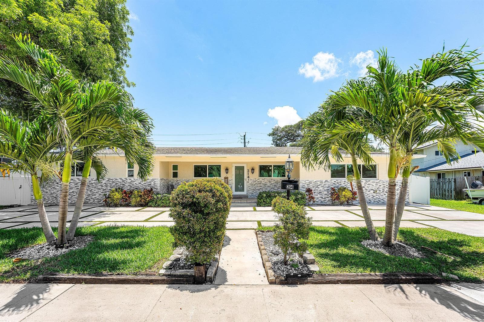 214 SE 5th Street, Dania Beach FL 33004