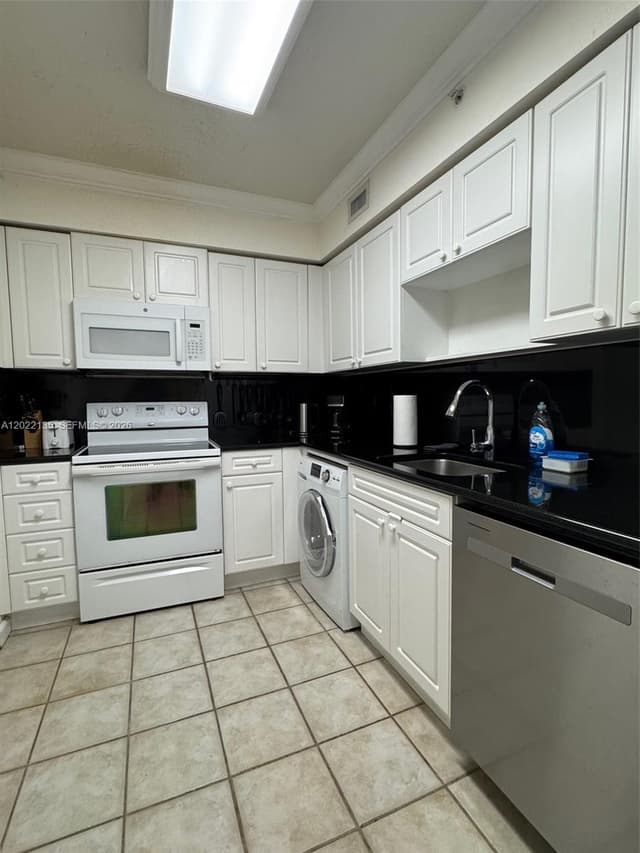 2501 S Ocean Dr # 328, Hollywood FL 33019 - Hollywood, FL - Photo 7