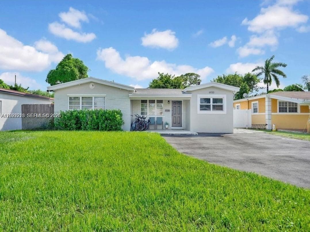 6930 SW 12th St, Pembroke Pines FL 33023 - Pembroke Pines, FL - Photo 1