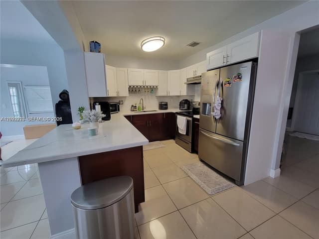 6930 SW 12th St, Pembroke Pines FL 33023 - Pembroke Pines, FL - Photo 5
