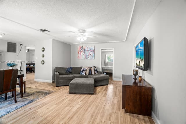 6667 NW 1st St, Margate FL 33063 - Margate, FL - Photo 6
