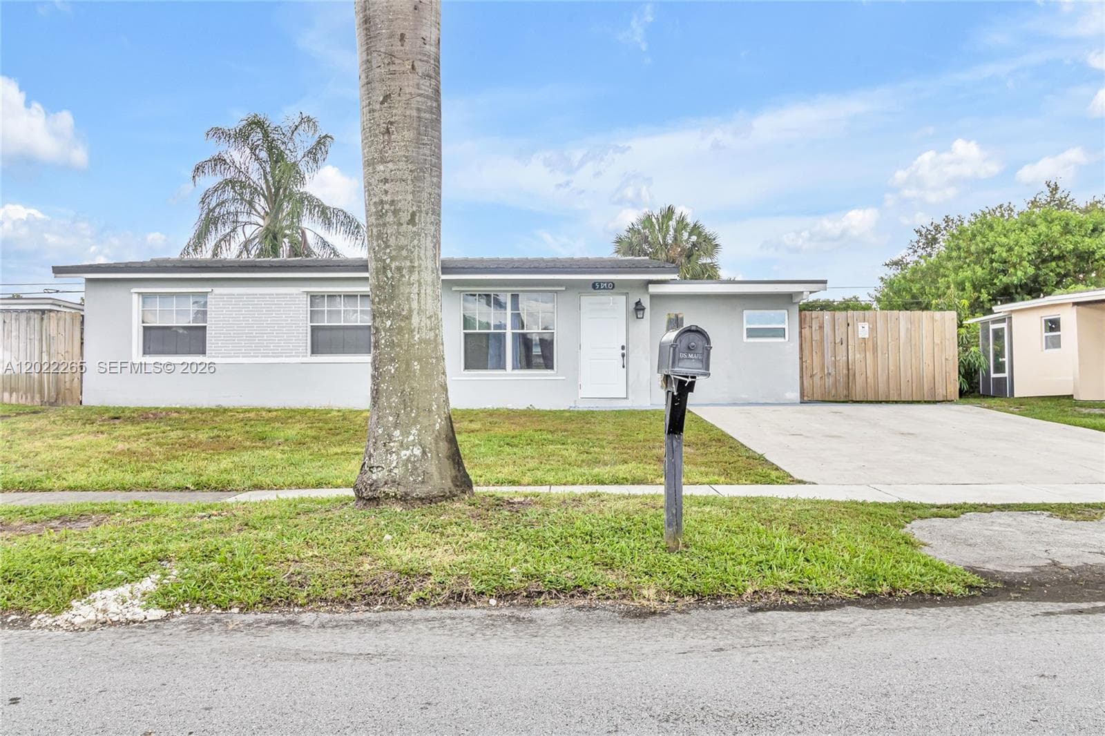 5630 SW 37th Ct, Davie FL 33314 - Davie, FL - Photo 1
