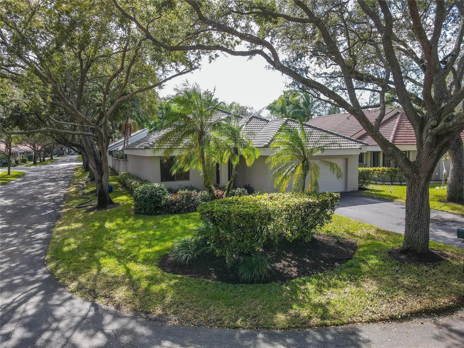 1867 NW 99th Avenue, Plantation FL 33322