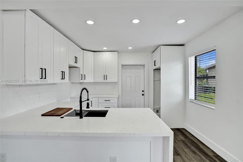 733 NW 15th Ter, Fort Lauderdale FL 33311