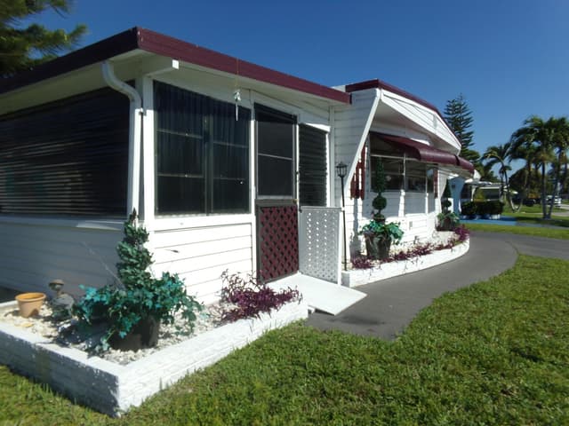 6385 Cypress Lane, Atlantis FL 33462 - Atlantis, FL - Photo 2