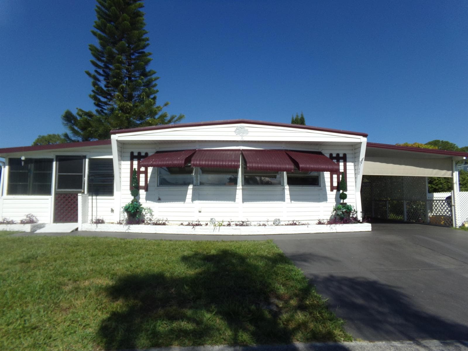 6385 Cypress Lane, Atlantis FL 33462 - Atlantis, FL - Photo 1