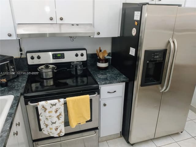 581 Blue Heron Dr # B, Hallandale Beach FL 33009 - Hallandale Beach, FL - Photo 6