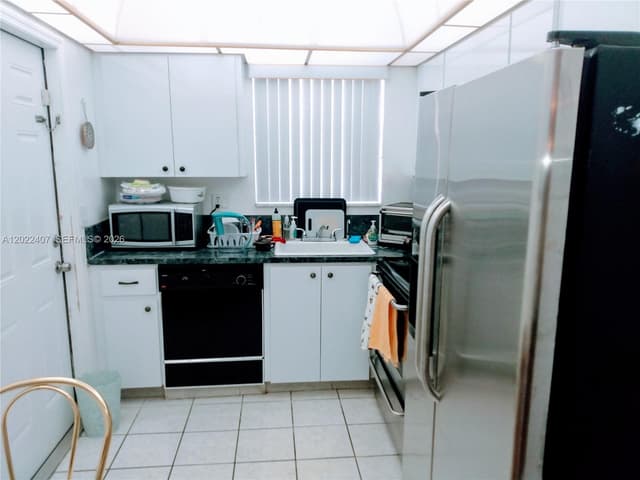 581 Blue Heron Dr # B, Hallandale Beach FL 33009 - Hallandale Beach, FL - Photo 7