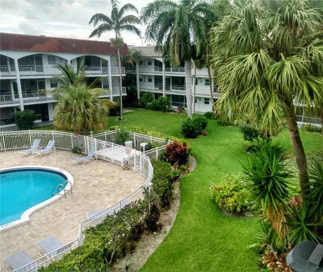 581 Blue Heron Dr # B, Hallandale Beach FL 33009 - Hallandale Beach, FL - Photo 3