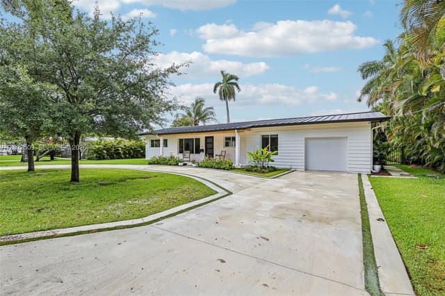 5620 SW 63rd Ct, South Miami FL 33143 - South Miami, FL - Photo 2