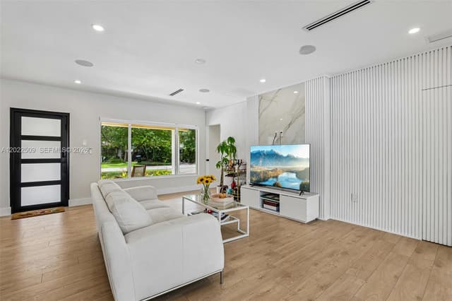 5620 SW 63rd Ct, South Miami FL 33143 - South Miami, FL - Photo 3