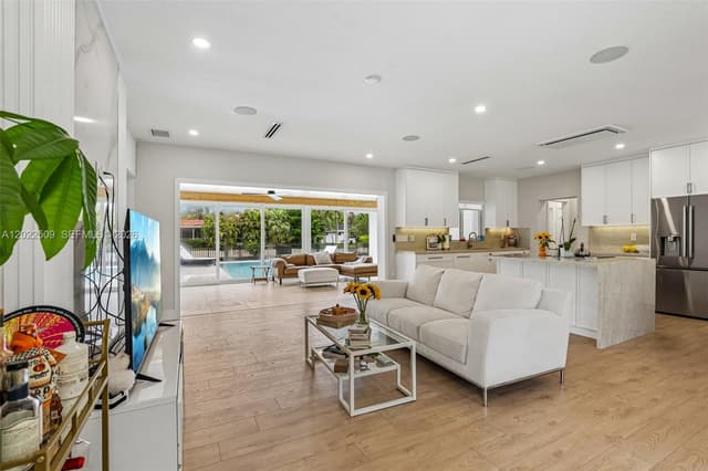 5620 SW 63rd Ct, South Miami FL 33143 - South Miami, FL - Photo 5