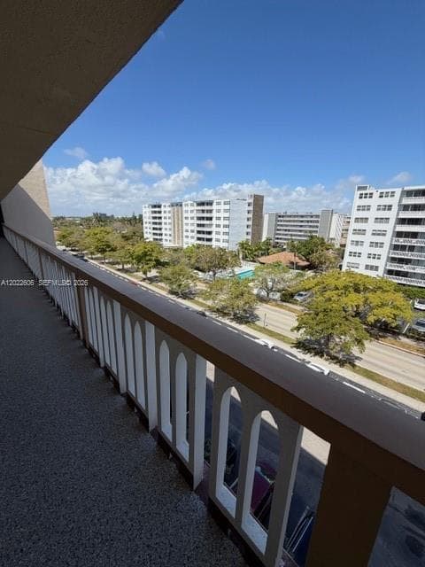 319 NE 14th Ave # 607, Hallandale Beach FL 33009 - Hallandale Beach, FL - Photo 4