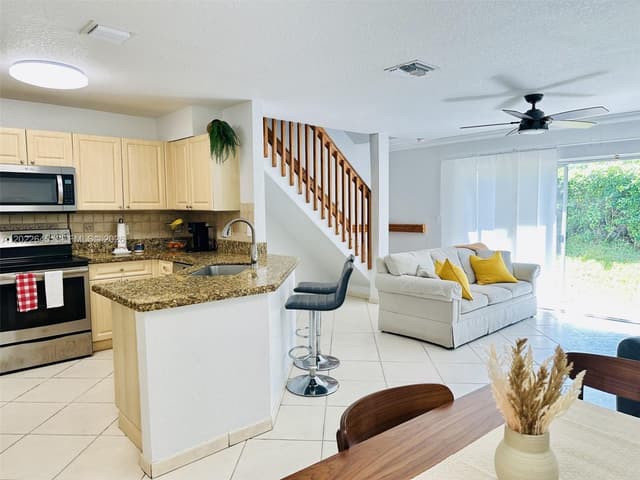 8952 NW 38th Dr., Coral Springs FL 33065 - Coral Springs, FL - Photo 2