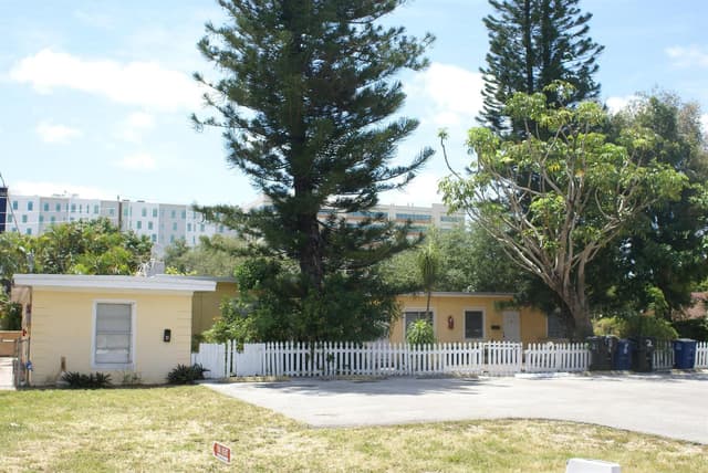 224 SE 9th Court # 4, Hallandale Beach FL 33009 - Hallandale Beach, FL - Photo 2