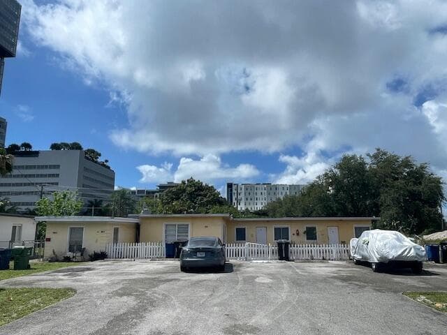 224 SE 9th Court # 4, Hallandale Beach FL 33009 - Hallandale Beach, FL - Photo 1