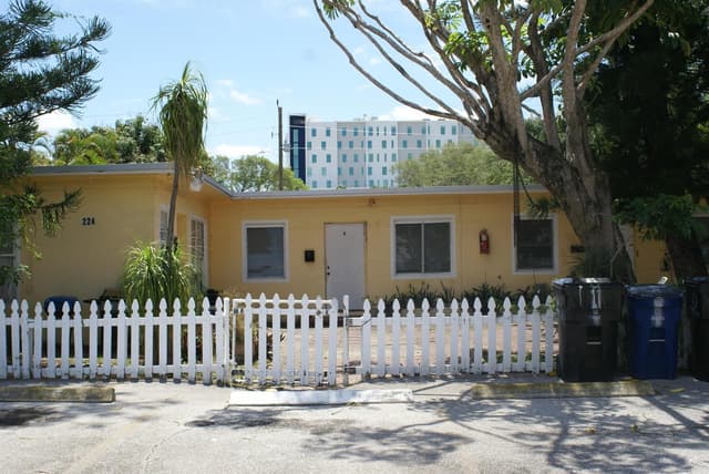 224 SE 9th Court # 4, Hallandale Beach FL 33009 - Hallandale Beach, FL - Photo 5