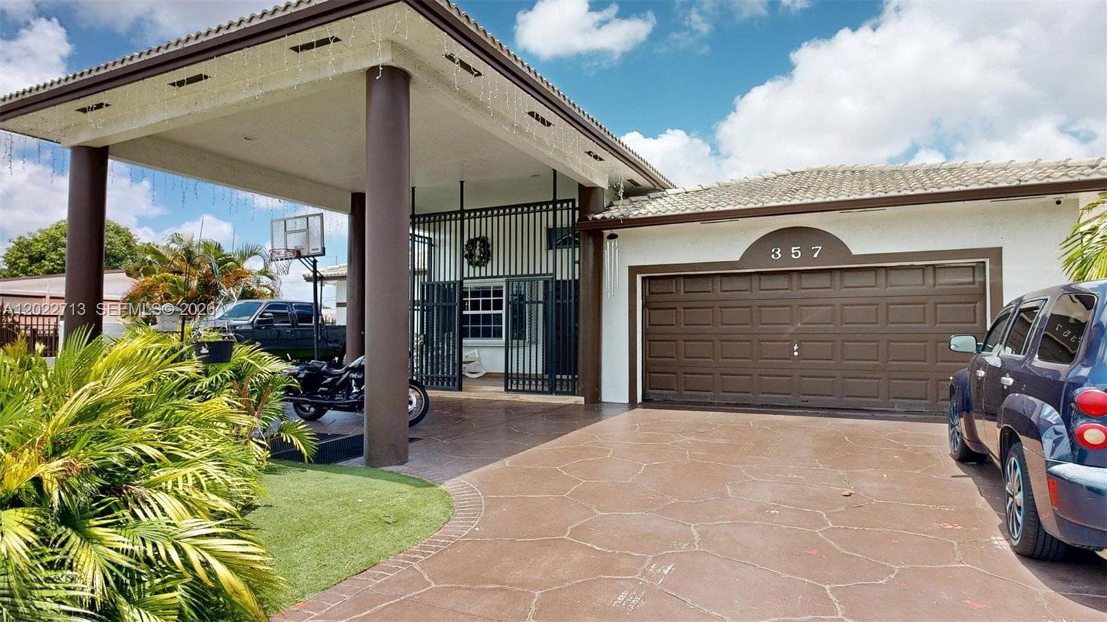357 W 44th St, Hialeah FL 33012