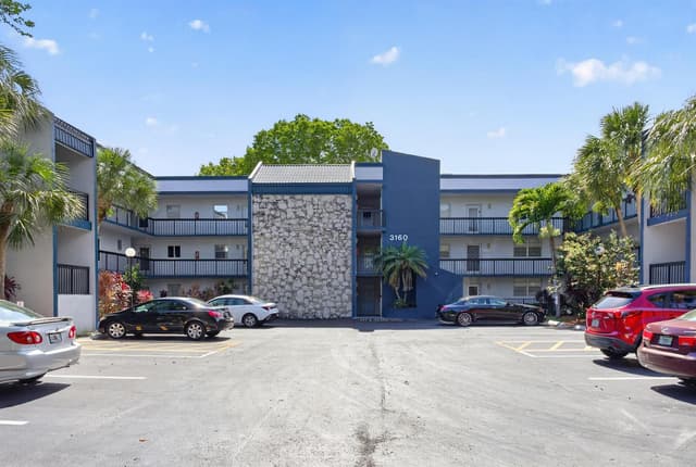 3160 Holiday Springs Boulevard # 112, Margate FL 33063 - Margate, FL - Photo 2