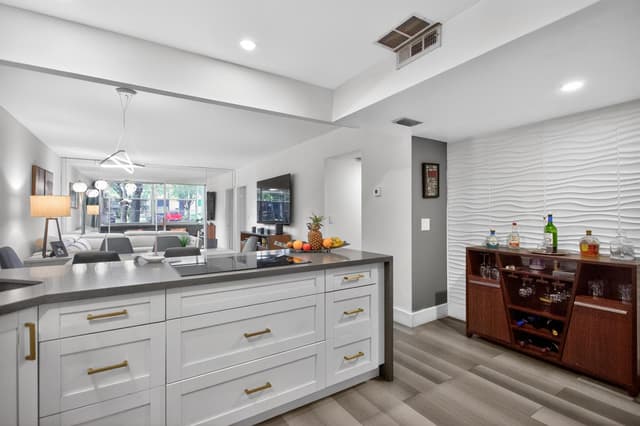 3160 Holiday Springs Boulevard # 112, Margate FL 33063 - Margate, FL - Photo 6